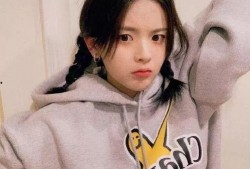 杨超越娱乐吃瓜蜀黍